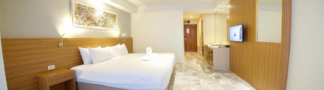 Jolly Suites & Spa Thapra Банкок Екстериор снимка