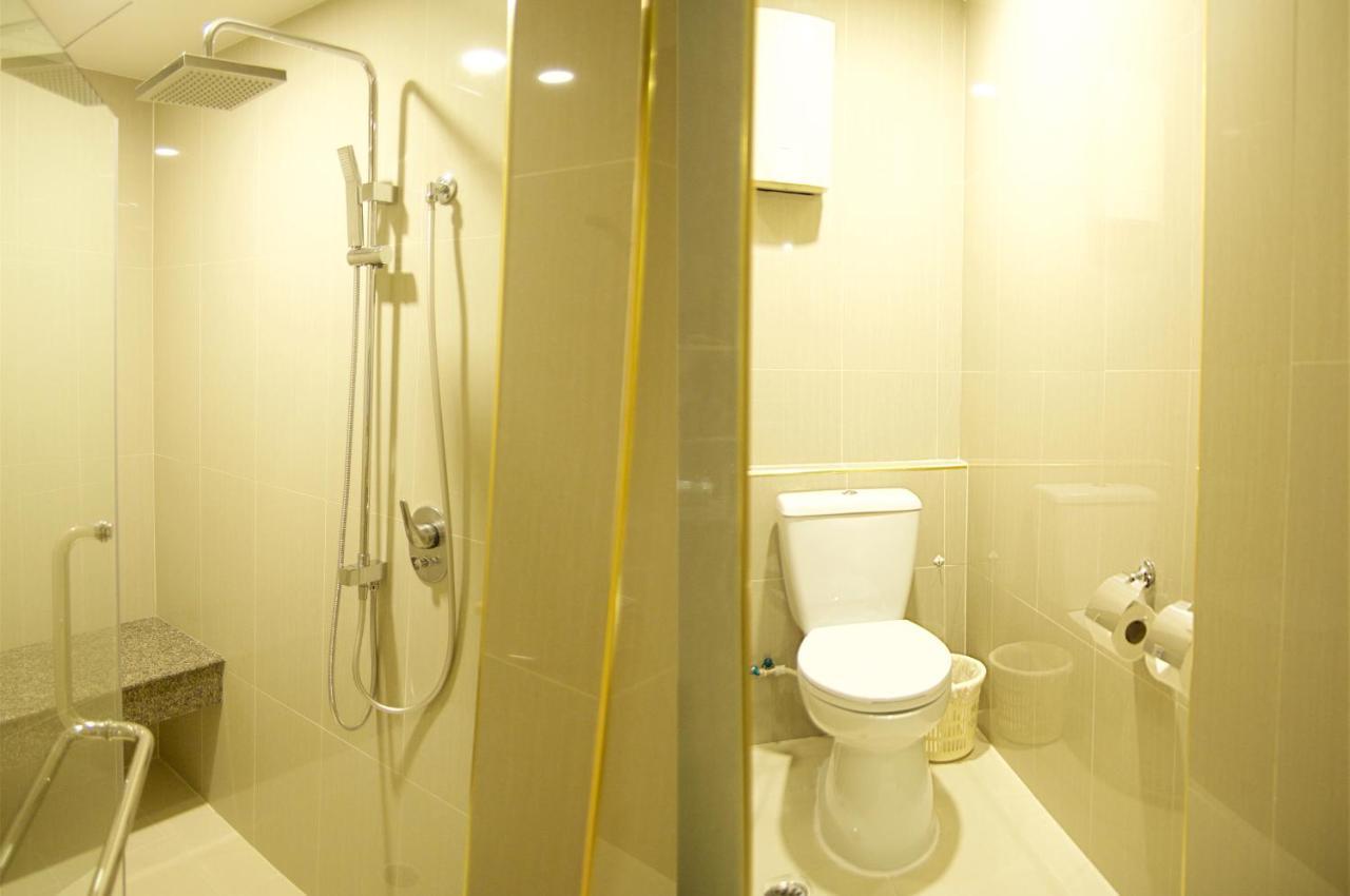Jolly Suites & Spa Thapra Банкок Екстериор снимка